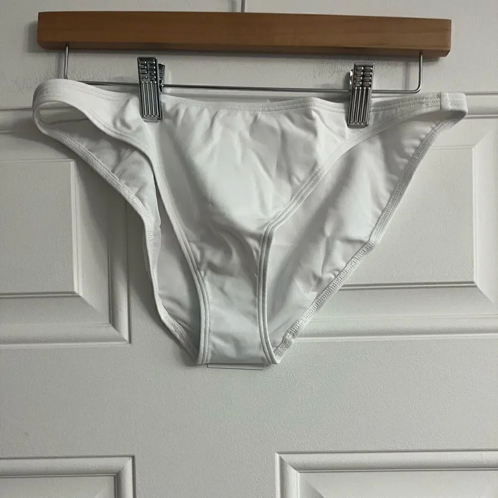Andie the tropez bottom NWT Size L